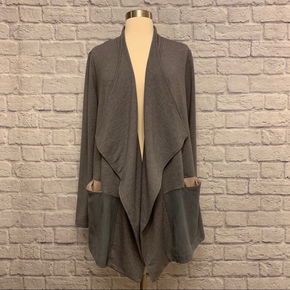 ❗️3/$20❗️Logo Lounge by Lori Goldstein Cardigan Faux Suede Trim